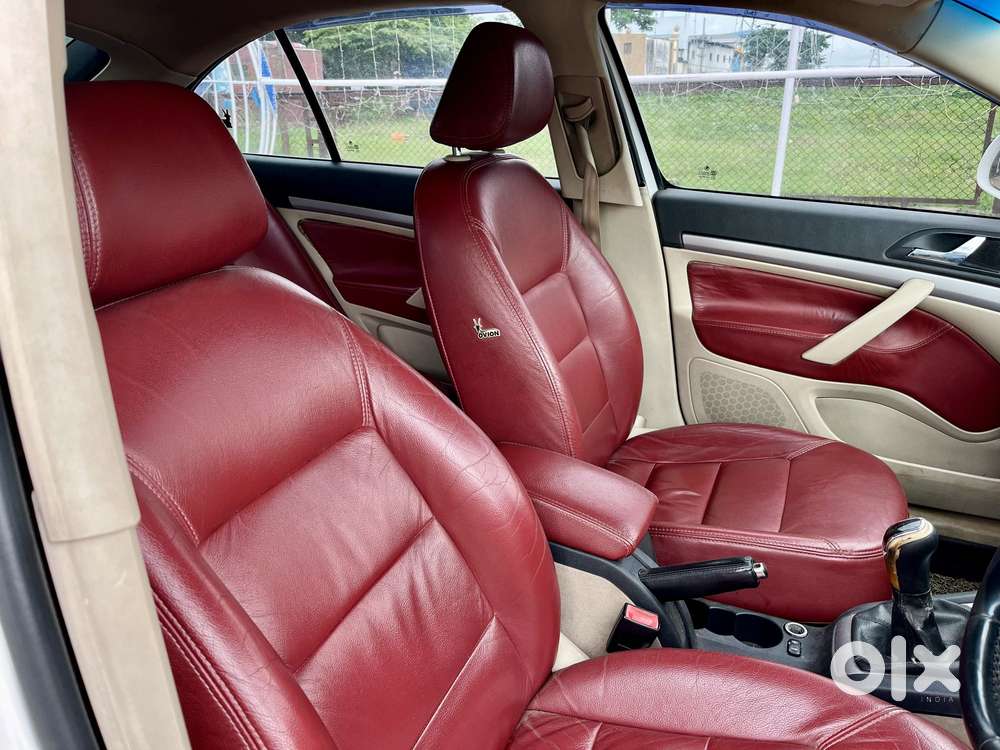 Skoda Laura Ambiente 2.0 Tdi Cr Manual, 2011, Diesel