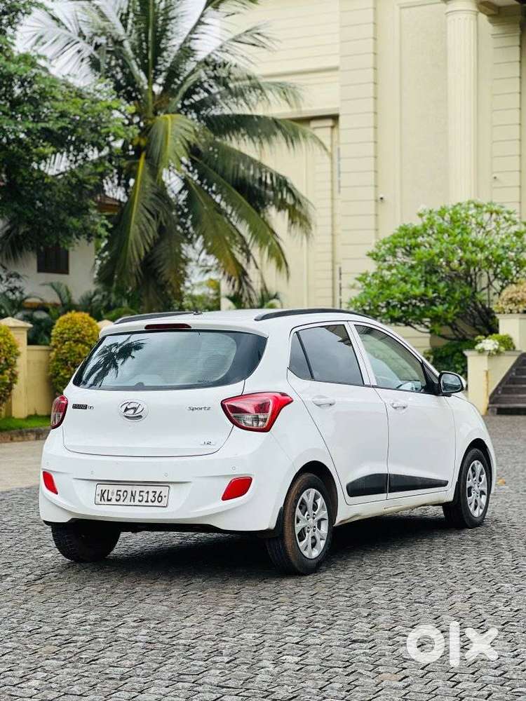 Hyundai Grand I10 Sportz, 2016, Petrol