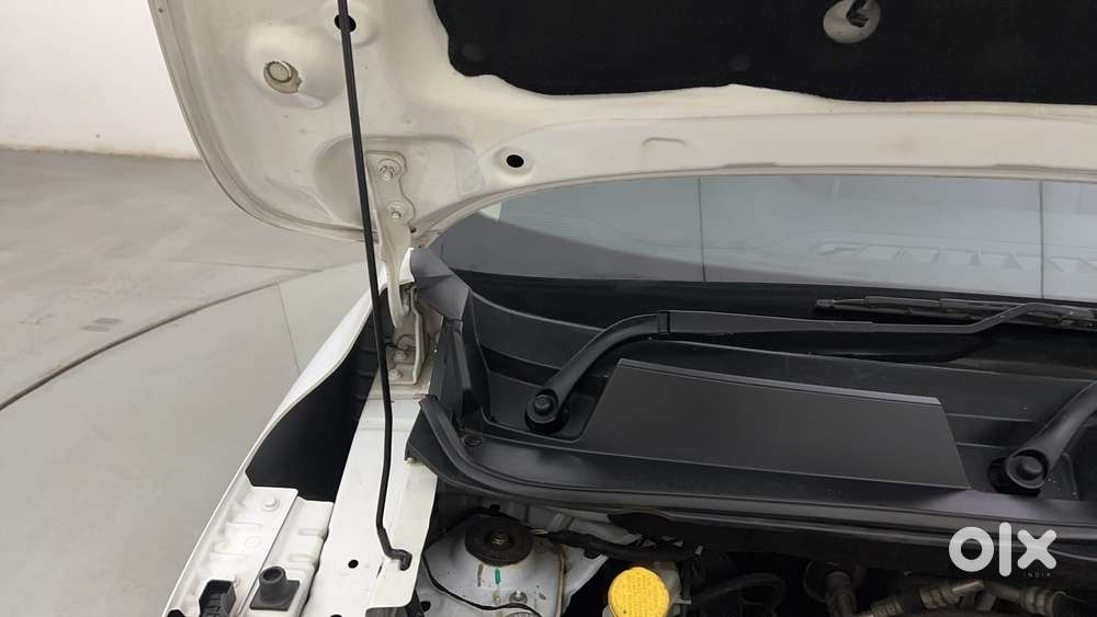 Renault Triber Rxz, 2023, Petrol