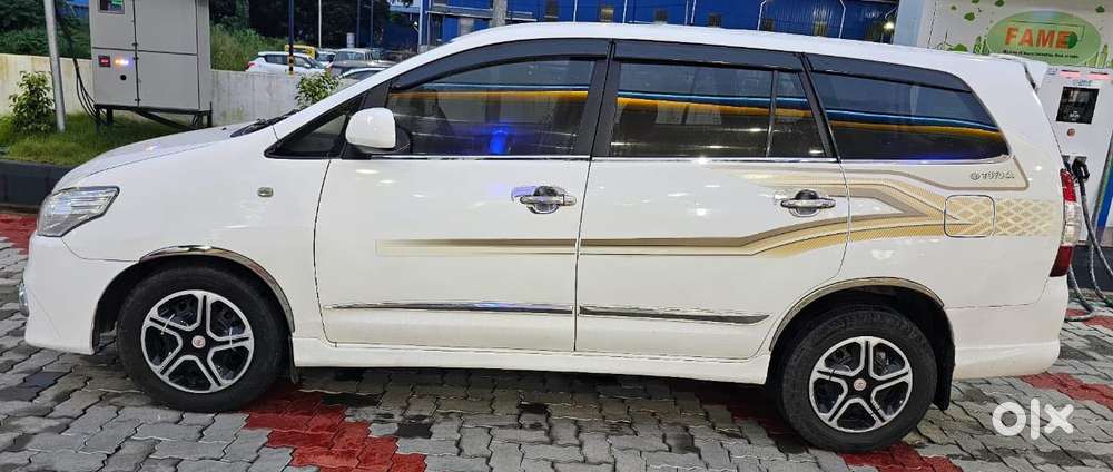 Toyota Innova 2.5 G (diesel) 8 Seater, 2013, Diesel
