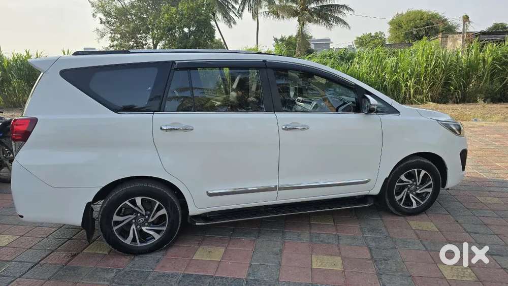 Toyota Innova Crysta 2022 Diesel 100000 Km Driven