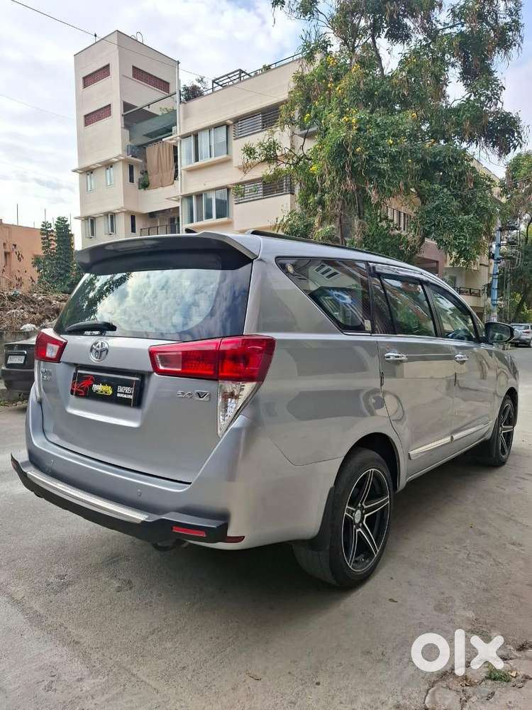 Toyota Innova Crysta 2.4 V 7 Str, 2016, Diesel
