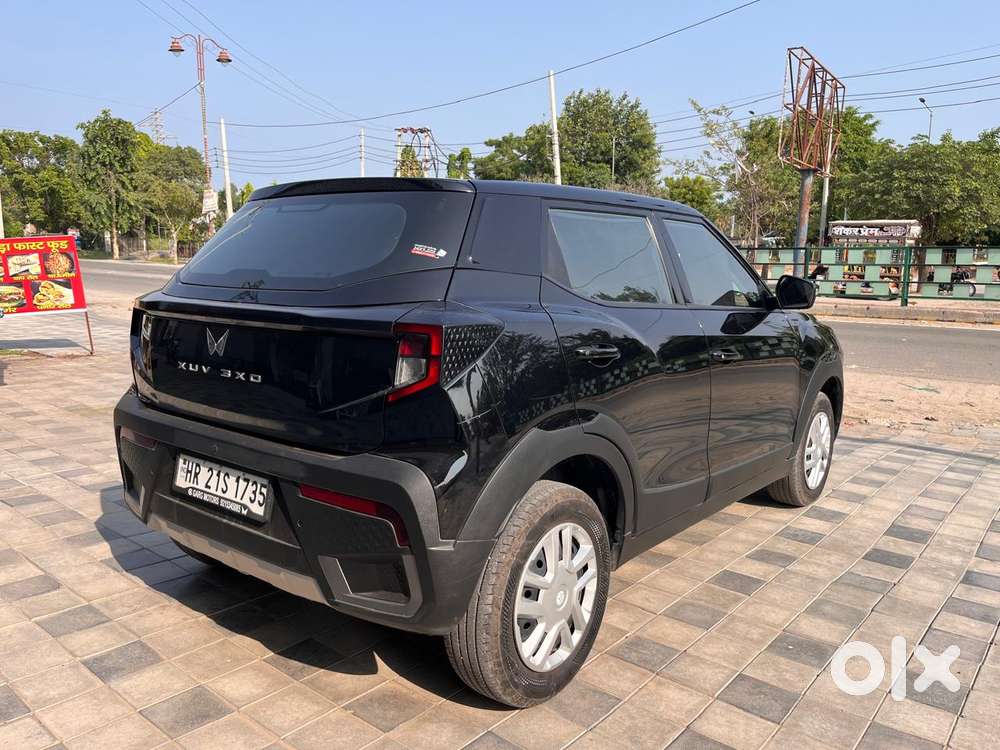 Mahindra Xuv 3xo Mx1 Pm Mt, 2025, Petrol