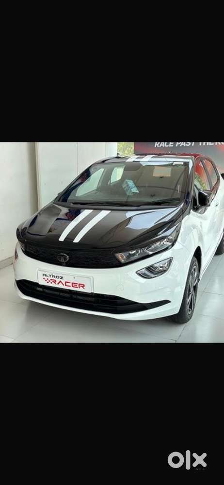 Tata Altroz Petrol 2024
