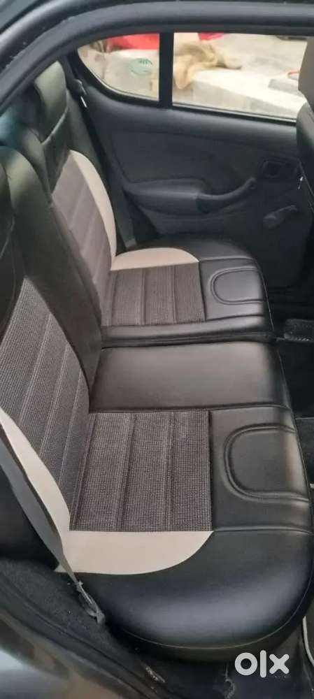 कार की कंडीशन बहुत अच्छी है ओर ट्रांसफर के कारण बेच रहे हैं।