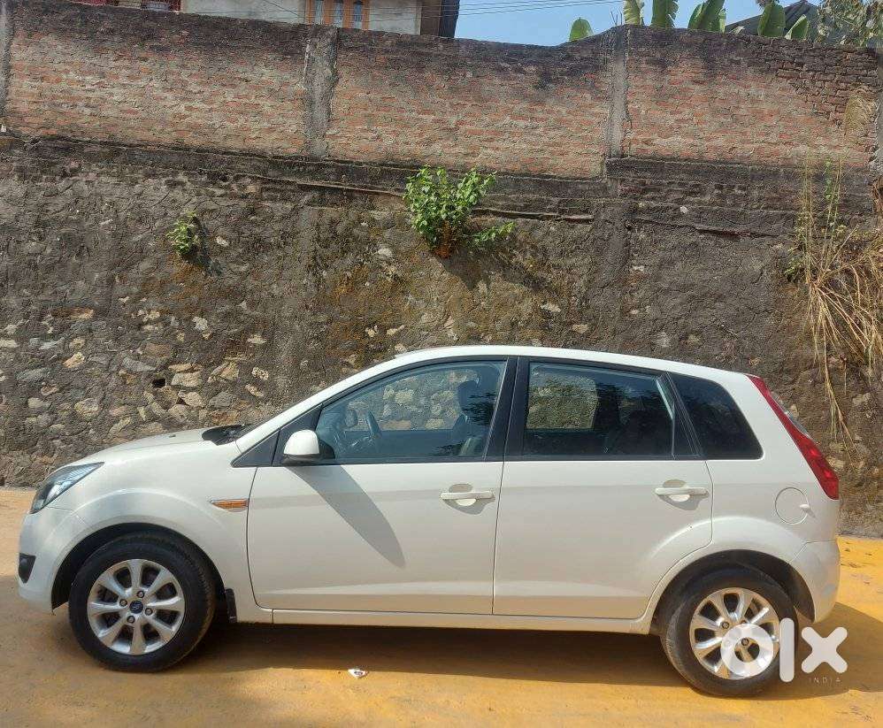 Ford Figo, 2012, Petrol