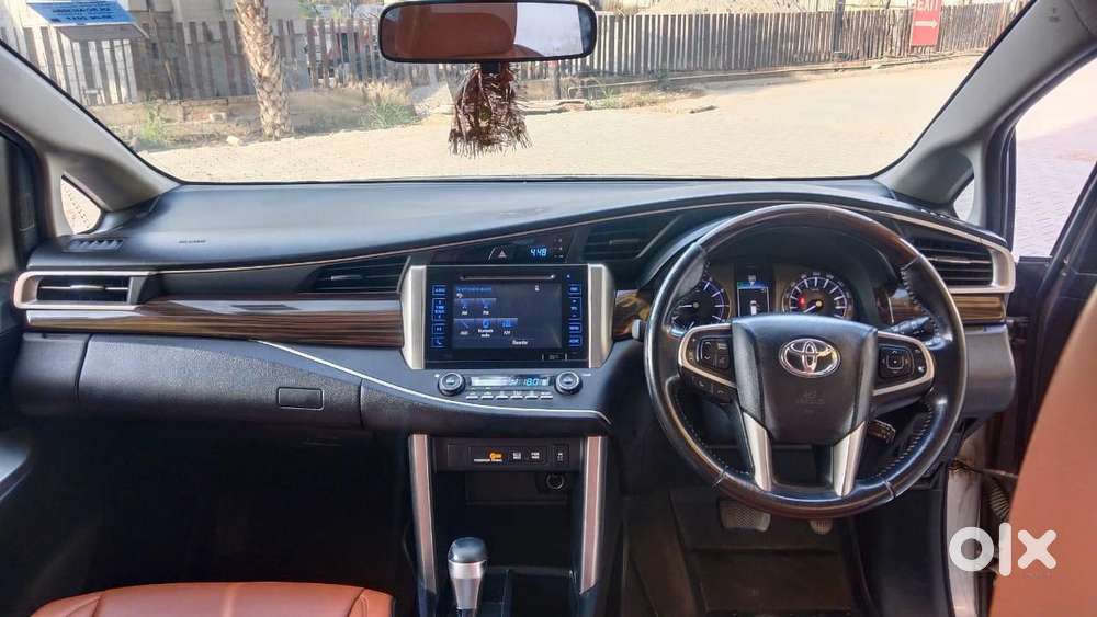 Toyota Innova Crysta 2.8z Automatic, 2017, Petrol