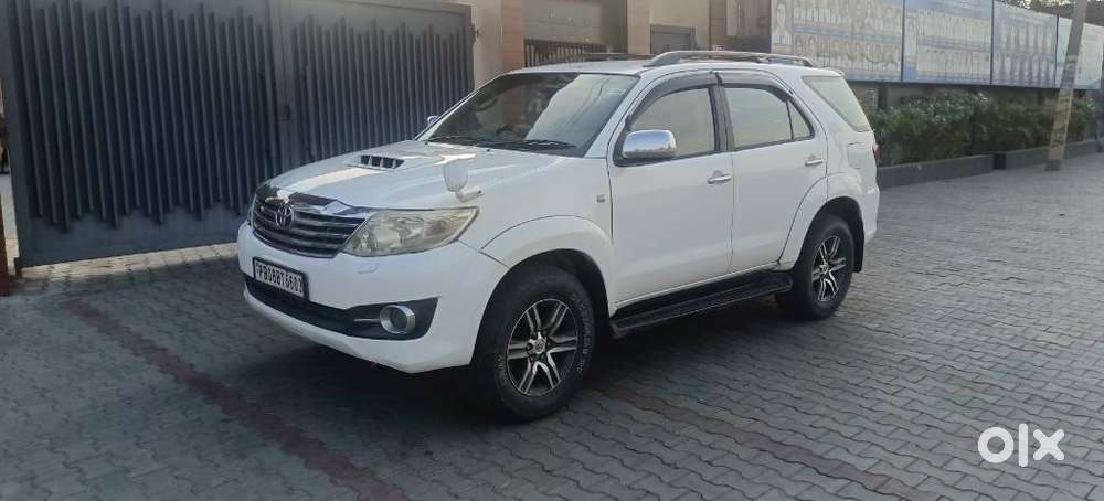Toyota Fortuner 3.0 4x4 Manual, 2011, Diesel
