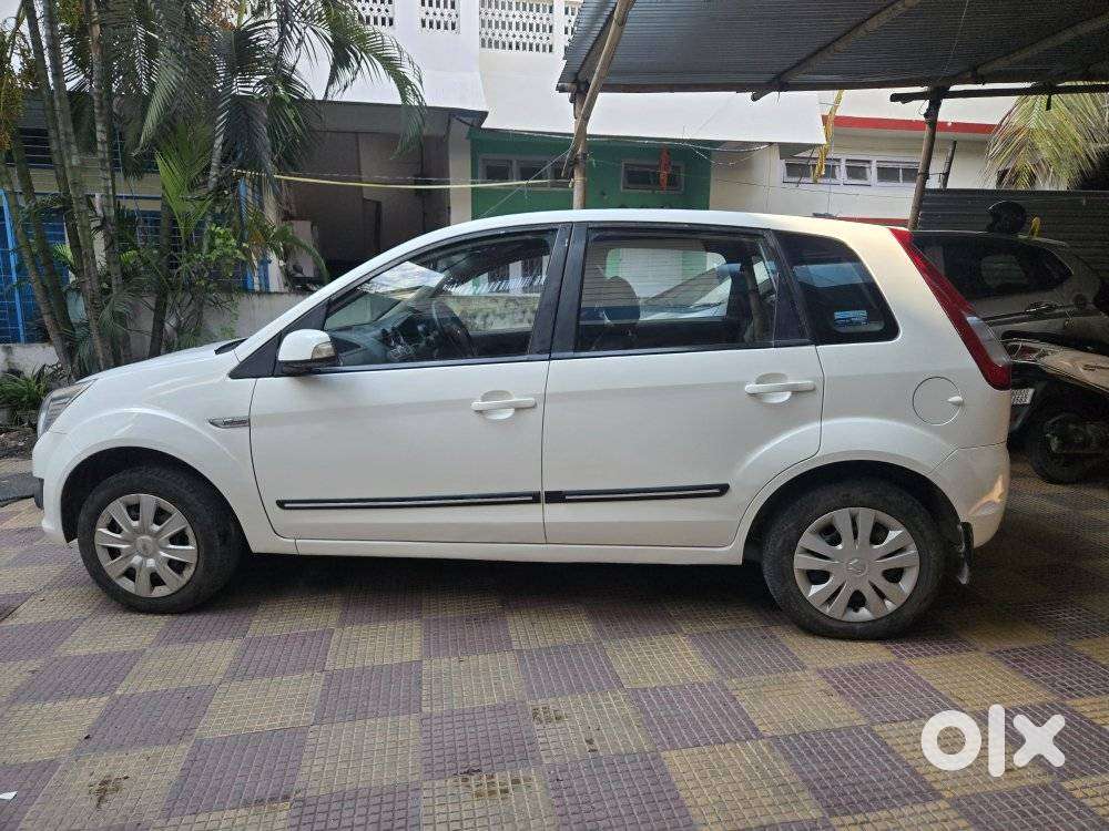 Ford Figo 1.2p Trend Mt, 2015, Petrol