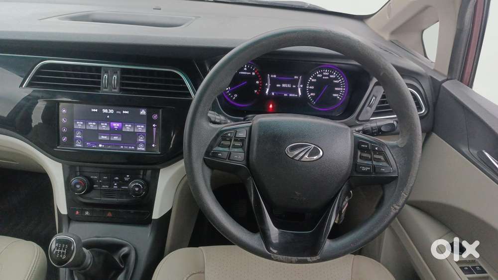 Mahindra Marazzo M8, 2018, Diesel