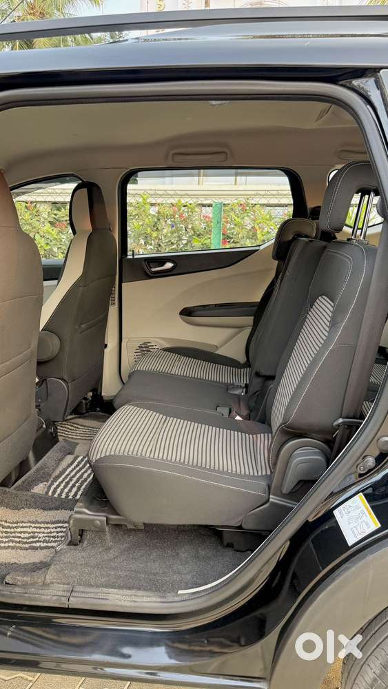 Renault Triber Rxz Easy-r Amt, 2025, Petrol