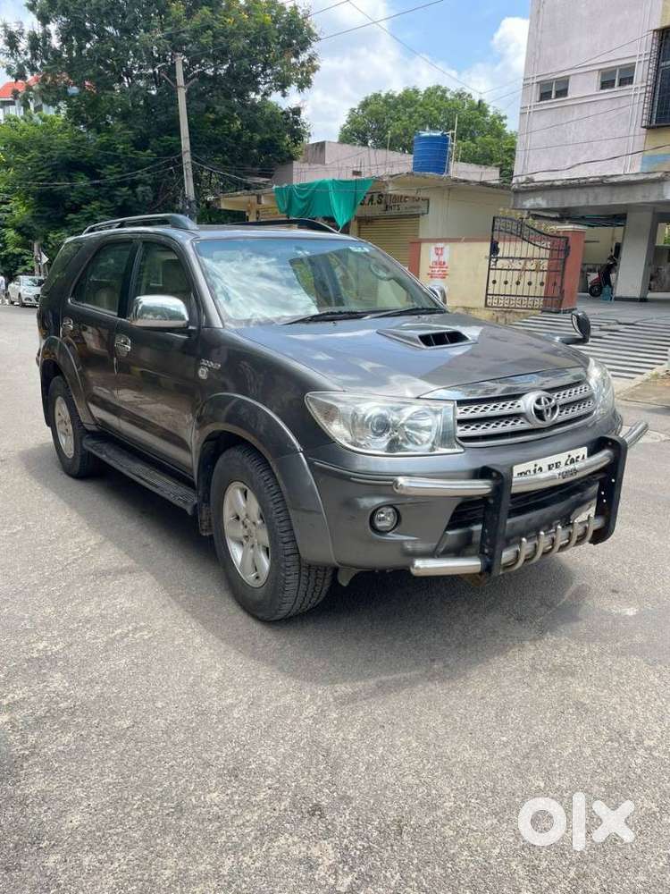 Toyota Fortuner 3.0 4x4 Manual, 2010, Diesel