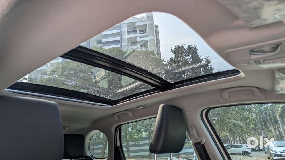 Maruti Suzuki Grand Vitara 1.5 Alpha Plus Intelligent Hybrid Ecvt, 2..