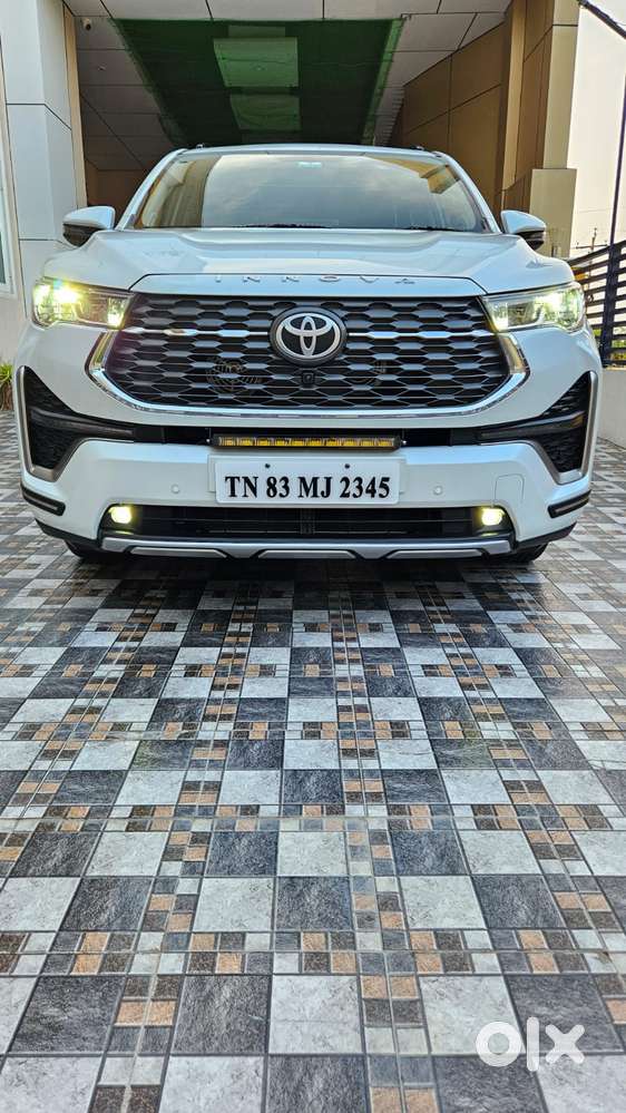 Toyota Innova Hycross 2.0 Zx (o) Hybrid 7 Str, 2025, Petrol