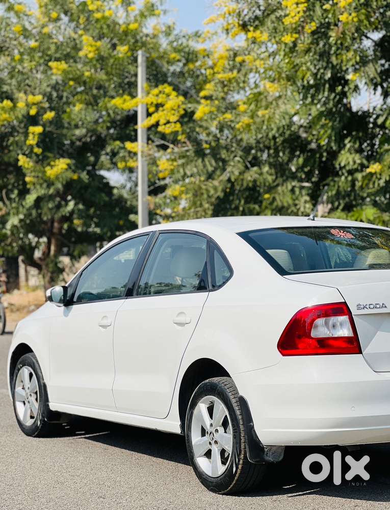 Skoda Rapid 1.6 Mpi Ambition, 2015, Diesel