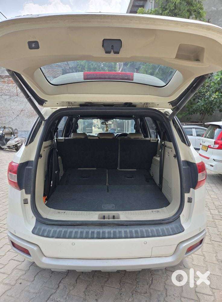 Ford Endeavour 2.2 Titanium At 4x2, 2016, Diesel