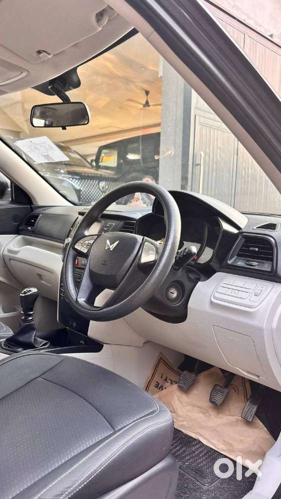 Mahindra Xuv300, 2023, Petrol