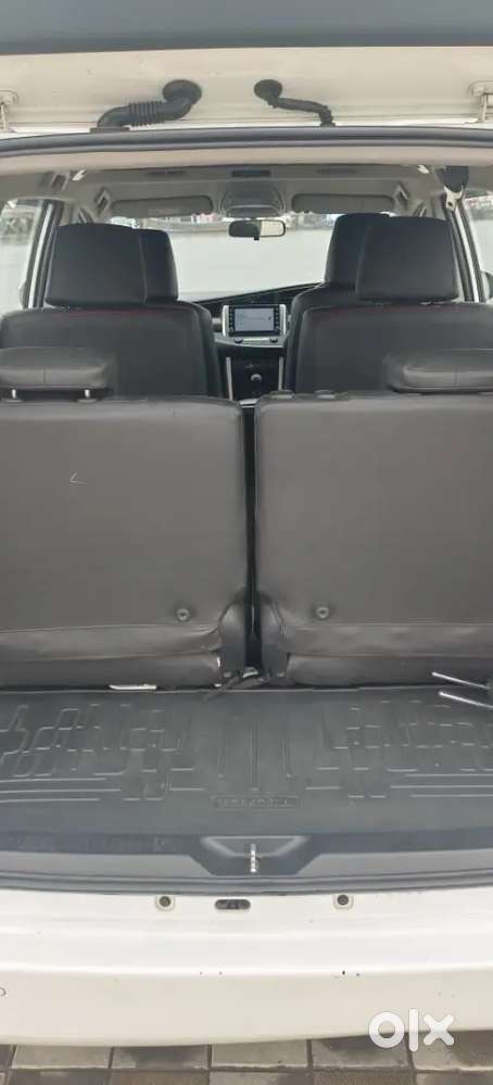 Innova Crysta V