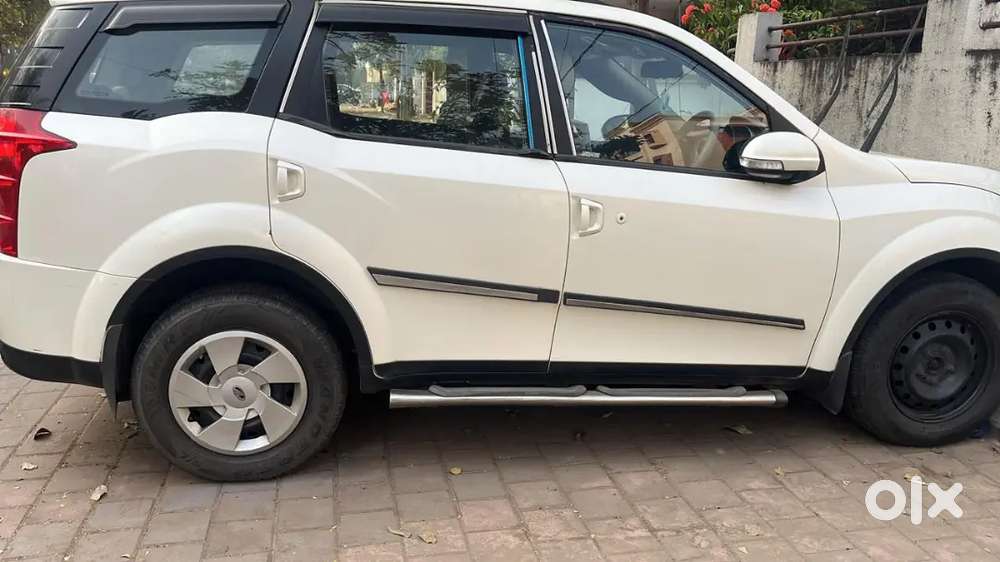 Mahindra Xuv500 2017 Diesel 76500 Km Driven