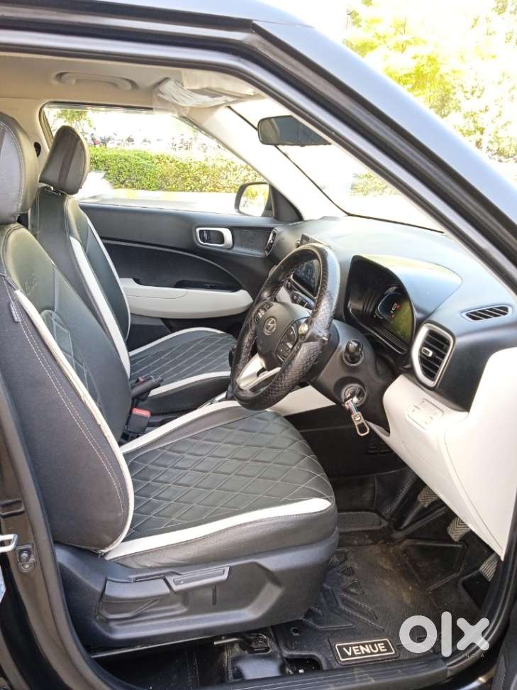 Hyundai Venue 1.2 S (o), 2024, Petrol