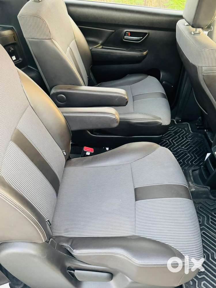 Maruti Suzuki Xl6 1.5 Zeta Mt, 2023, Petrol