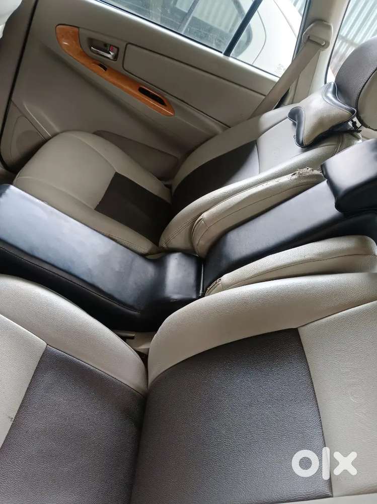 Toyota Innova 2010