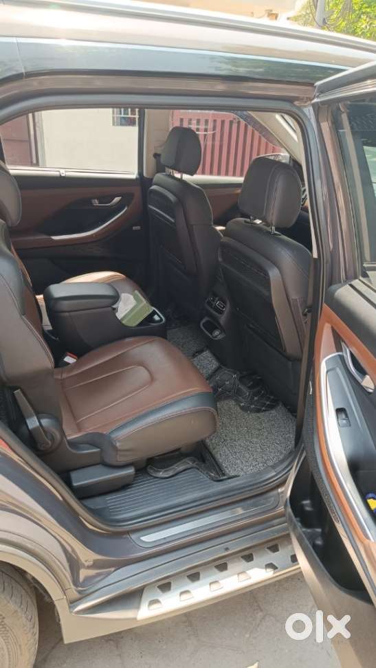 Hyundai Alcazar 2.0 Signature (o) Petrol At 6 Str, 2022, Petrol