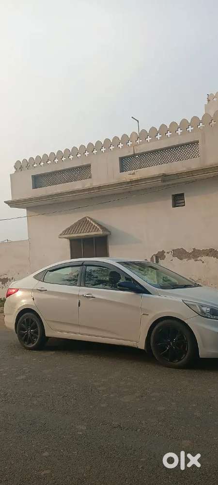 Hyundai Verna 2014 Diesel 90000 Km Driven