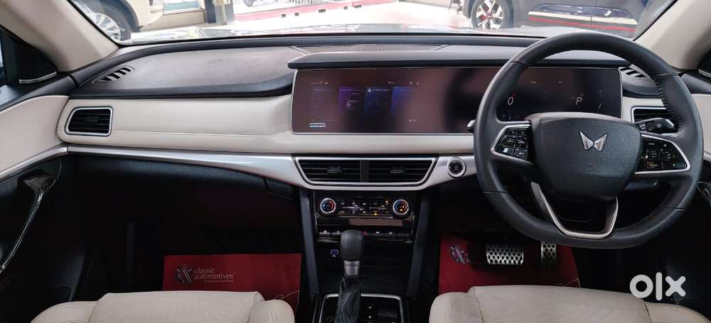 Mahindra Xuv700 2.0 Ax 7 Petrol At Luxury Pack Str, 2023, Petrol