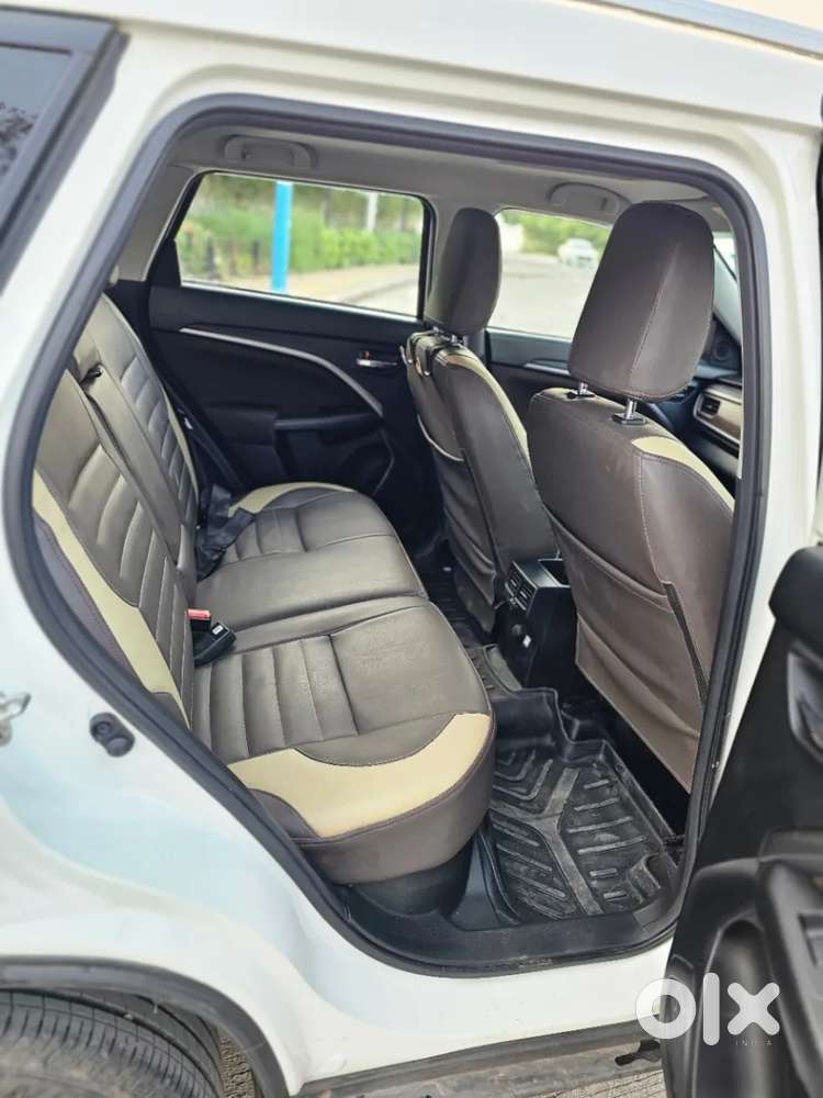 Maruti Suzuki Brezza 1.5 Zxi Plus Smart Hybrid Dual Tone, 2023, Petr..