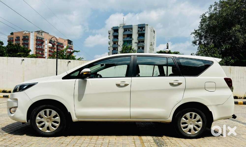 Toyota Innova Crysta 2.4 G Mt, 2024, Diesel