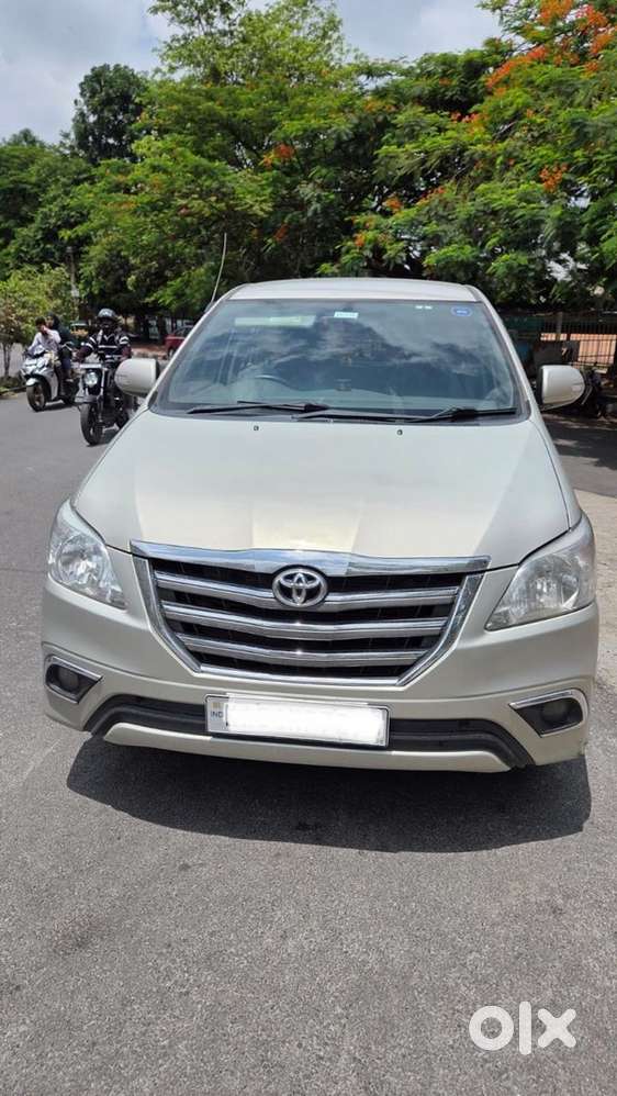 Toyota Innova 2014 Diesel - 7 Seater ( Captian Seats )