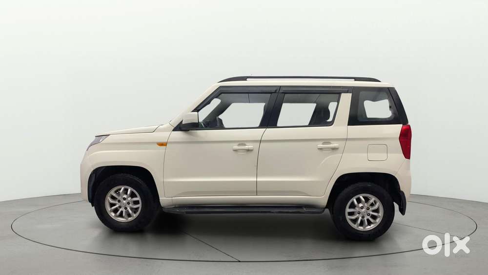 Mahindra Tuv 300 T8 Amt, 2016, Diesel