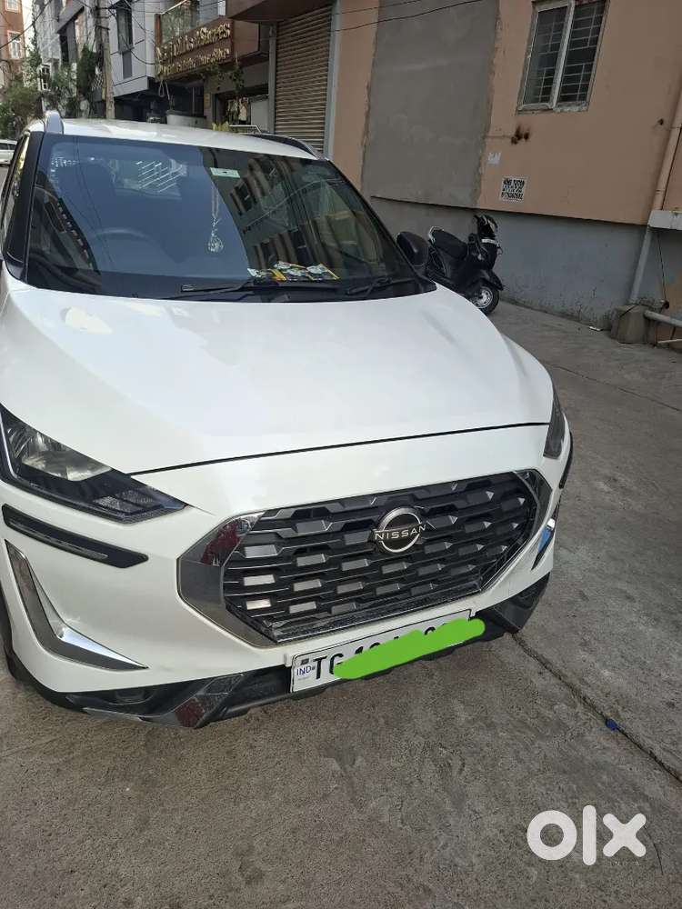 Car Is In Good Condition Showroom Track Moving Abroad