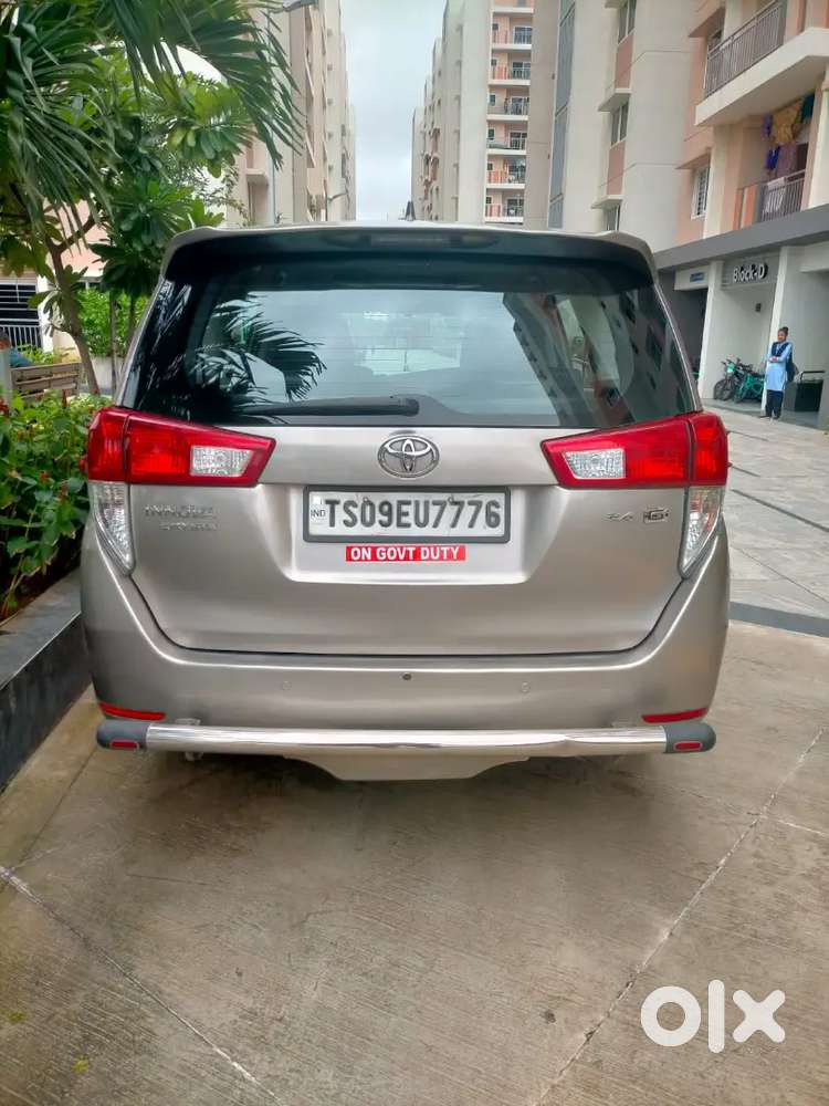Toyota Innova Crysta 2017 Diesel 290000 Km Driven