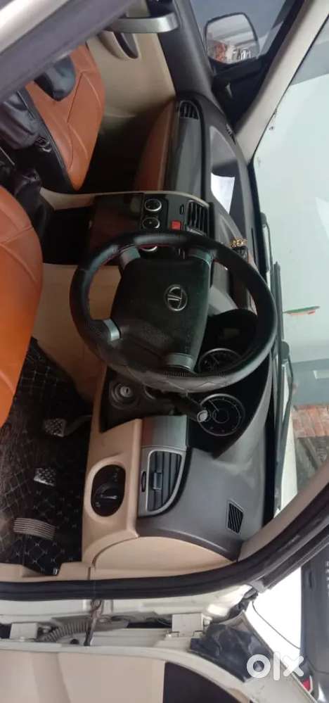 Tata Safari Storme 2015