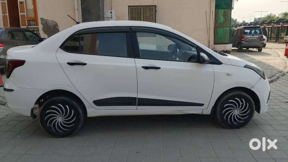 Hondai Xcent 2017 Model White Colour Up 14 Cng Petrol