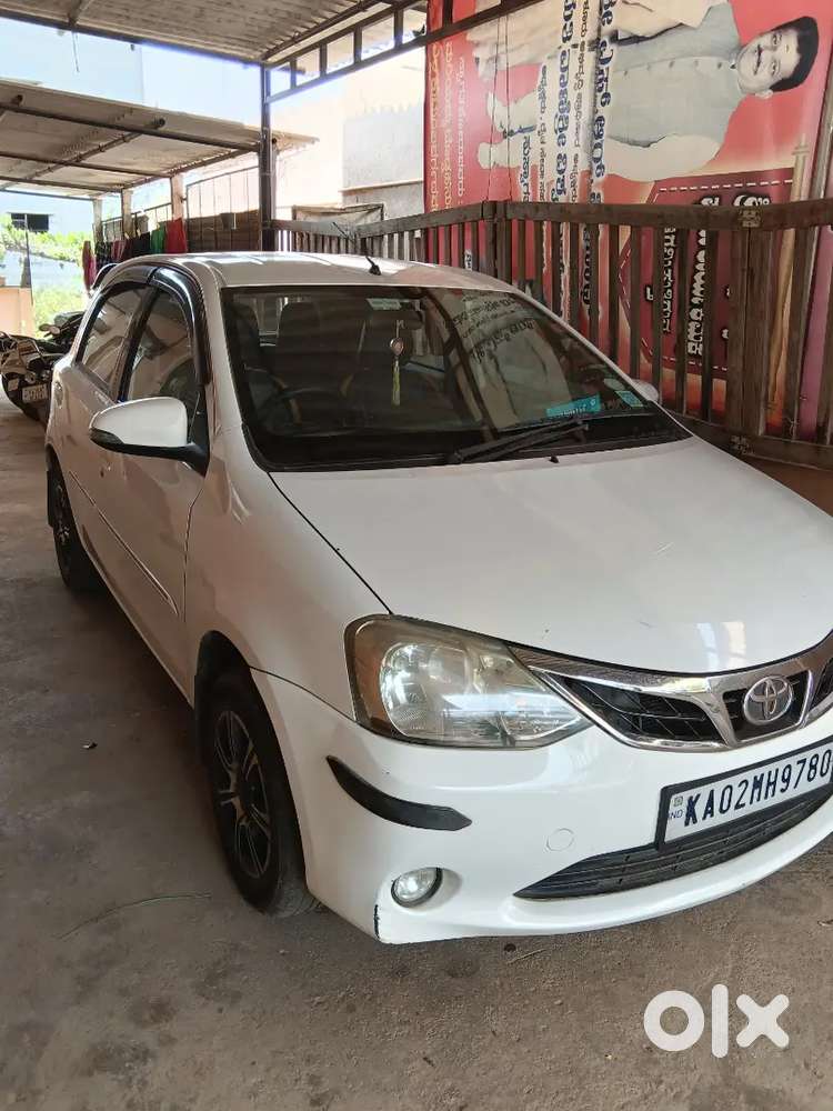 Toyota Etios Liva 1.2 V 2013
