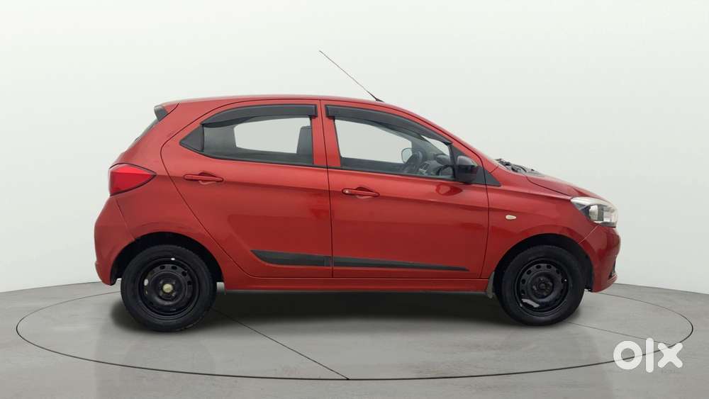 Tata Tiago 1.2 Revotron Xta, 2017, Petrol