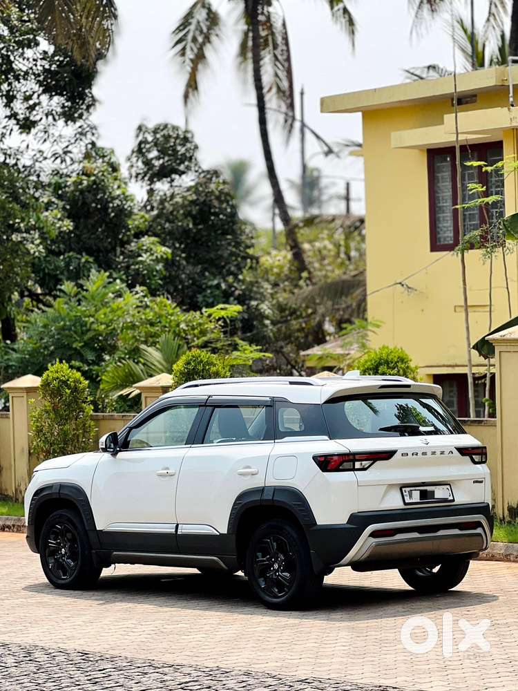 Maruti Suzuki Brezza 1.5 Zxi Smart Hybrid, 2023, Petrol