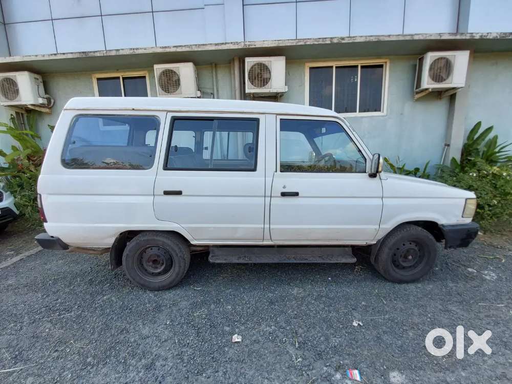 Toyota Qualis 2002 Diesel Well Maintained
