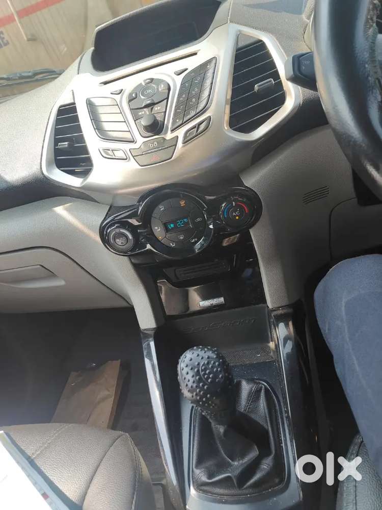 Ecosport Showroom Maintained Titanium Petrol 2015