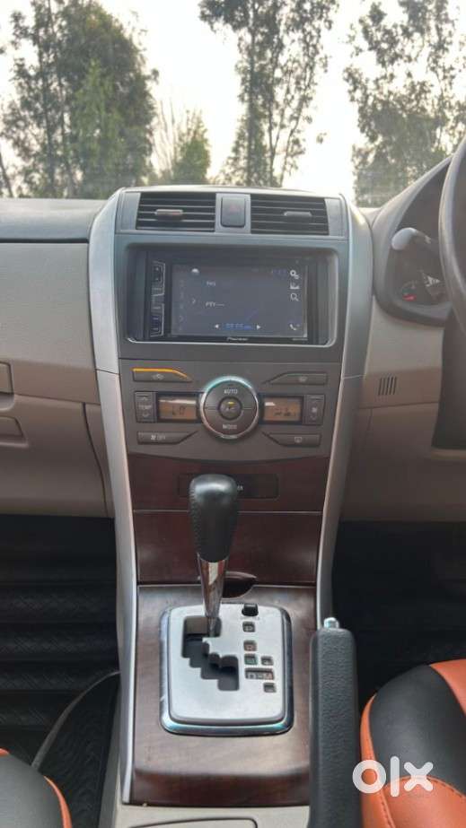 Toyota Corolla Altis 1.8 J, 2012, Petrol