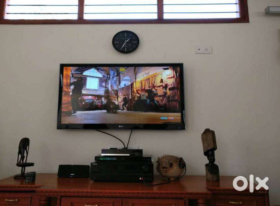 Vu 46 Ultra HD Ultra Slim LED TV with HDMI 2160p Sleek n Trendy outfit