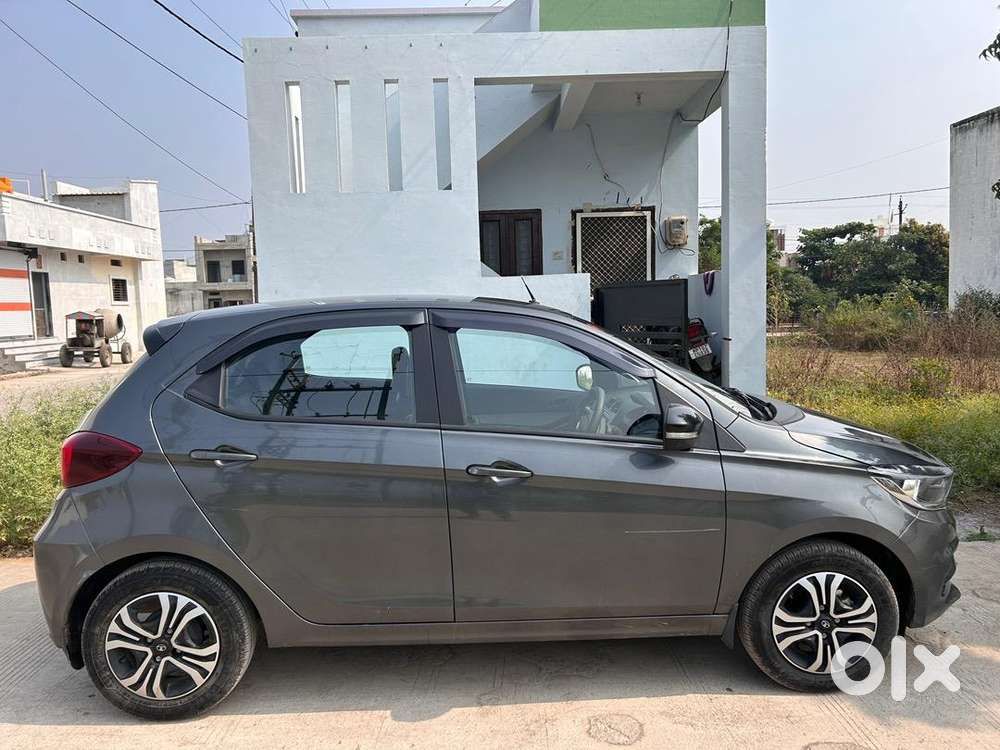 Tata Tiago 2024 Petrol Well Maintained