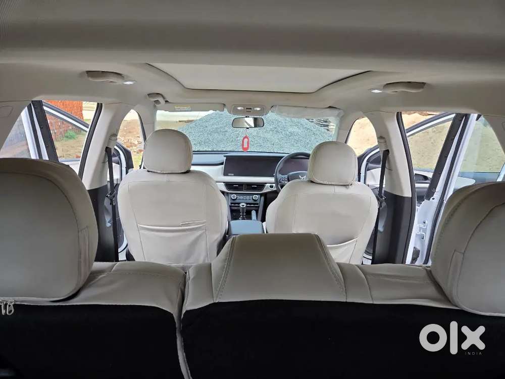 Mahindra Xuv700 Diesel Mt 2025