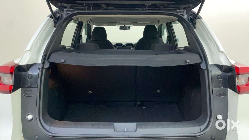 Nissan Magnite 1.0 Xv Premium Dual Tone, 2024, Petrol