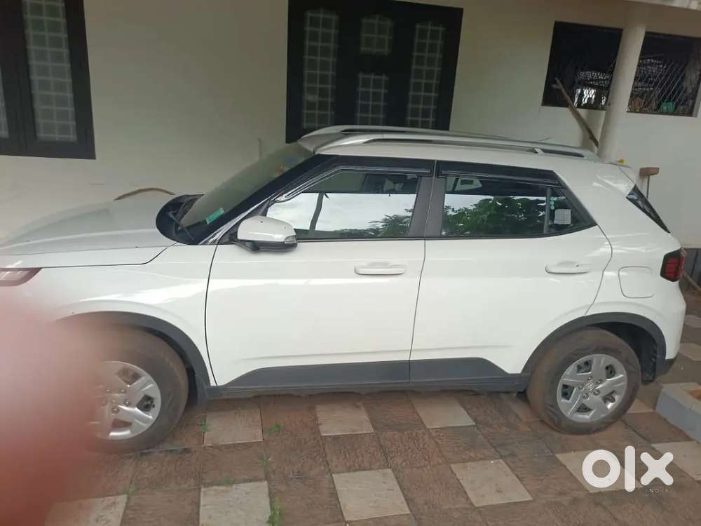 Hyundai New Venue 2022 Petrol 11000 Km Driven