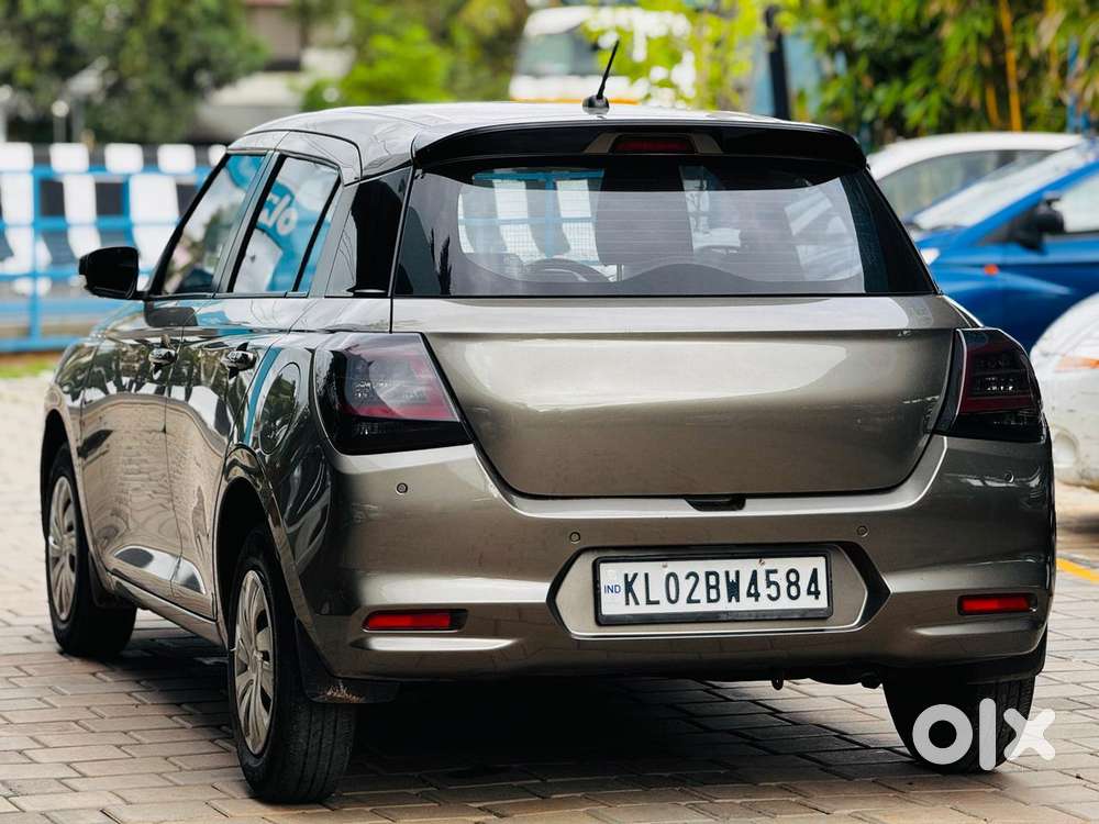 Maruti Suzuki Swift Vxi + Manual, 2024, Petrol