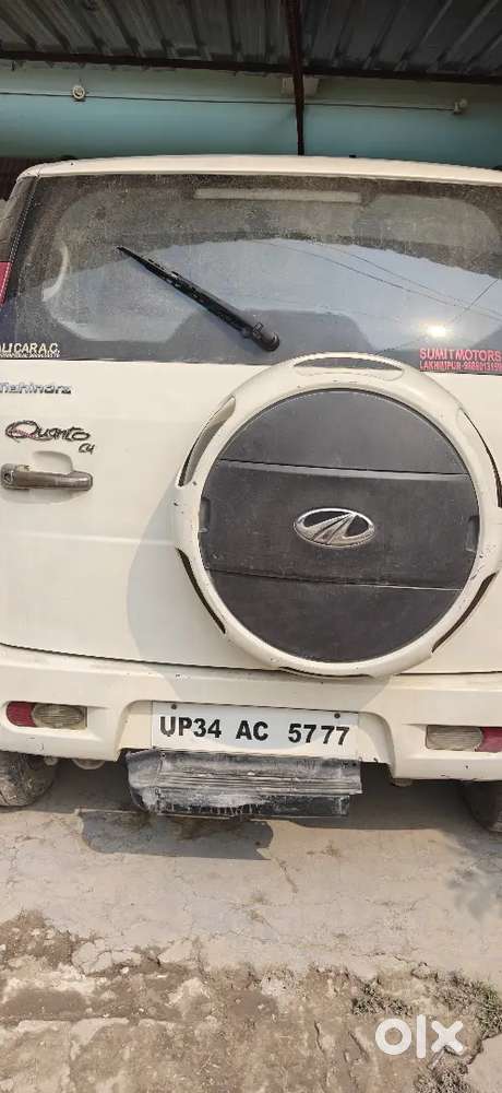 महिंद्र क्वांटो C4  में चारों टायर नया पड़े गाड़ी के सर्विस भी करवादी